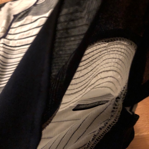 Like-New Sanctuary Cap Sleeve Striped V-Neck Top - Picture 5 of 6